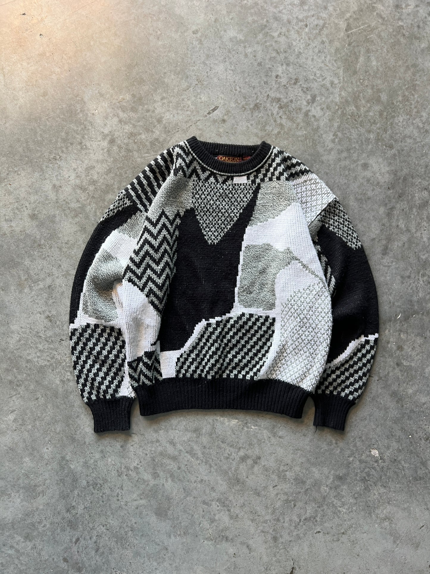 Vintage Black and White Patterned Sweater - M