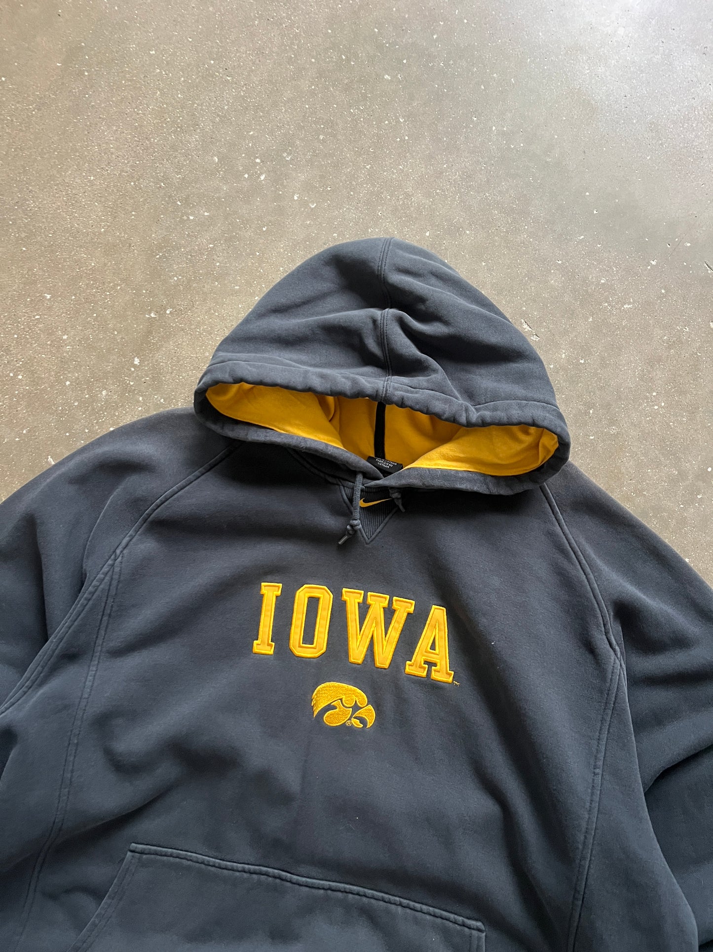 Vintage Black Iowa Nike Hoodie - XL