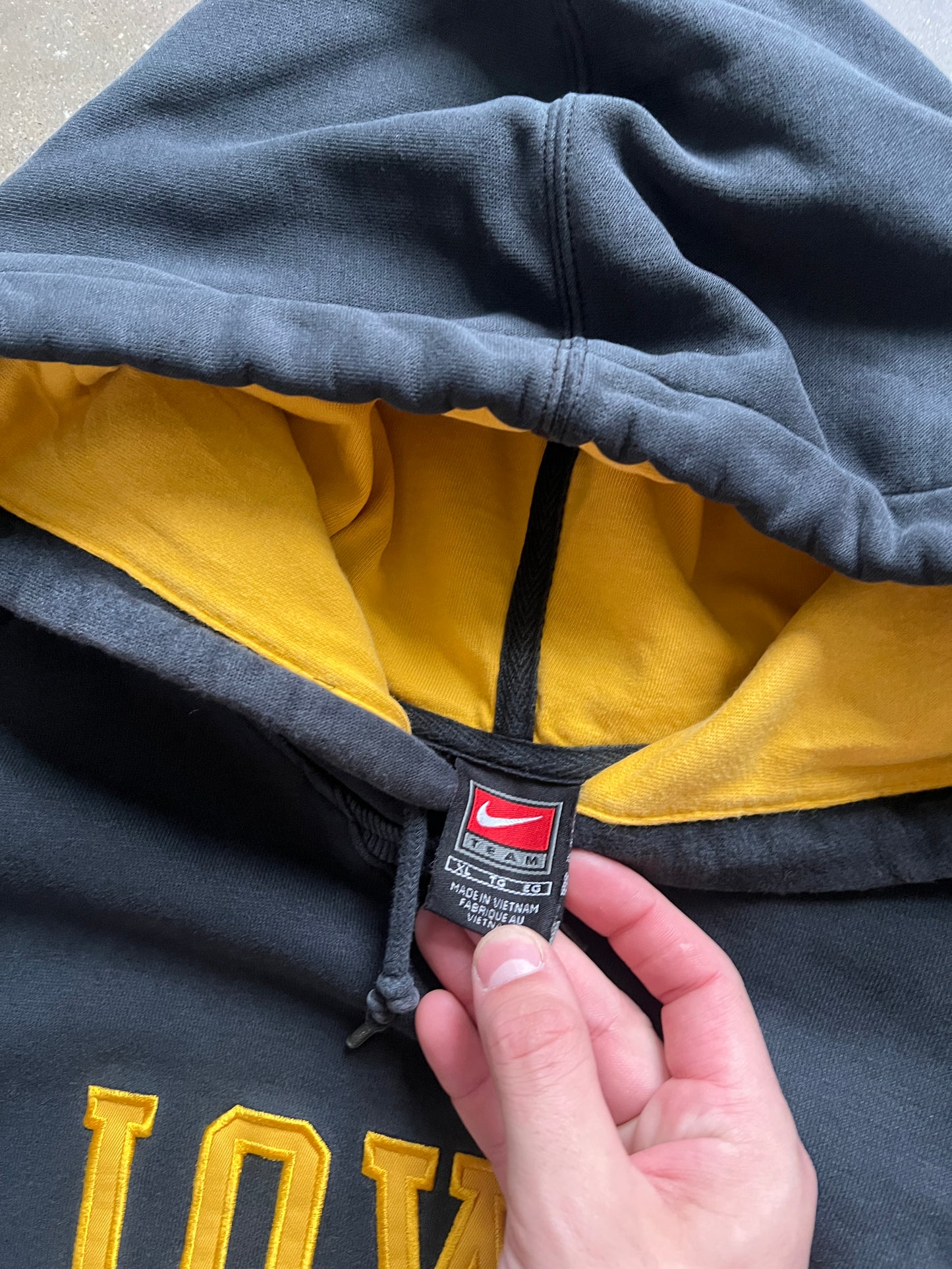 Vintage Black Iowa Nike Hoodie - XL
