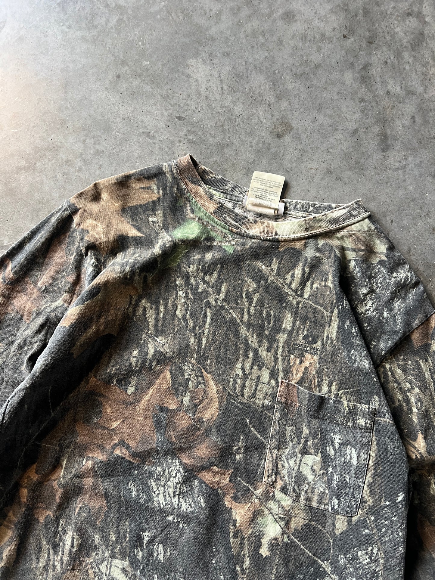 Vintage Jerzees Camo Longsleeve Shirt - M