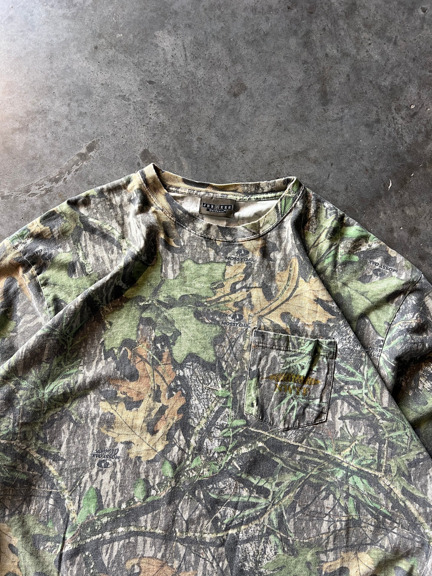 Vintage Real Tree Camo Longsleeve Shirt - L