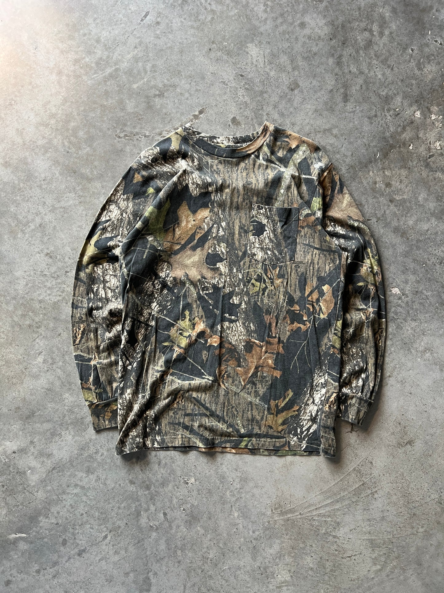 Vintage Real Tree Camo Longsleeve Shirt - M