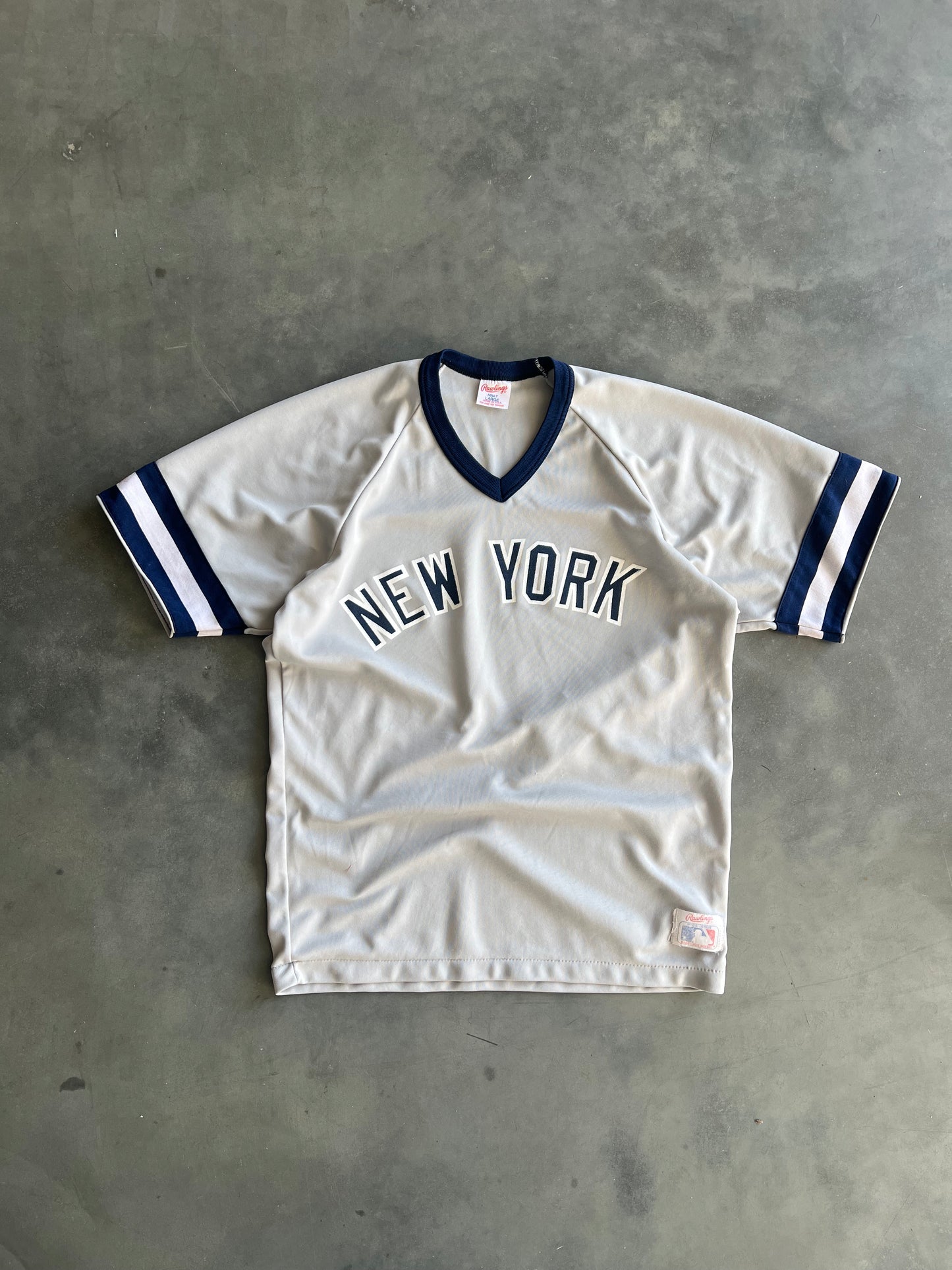 Vintage Grey New York Yankees Shirt - L