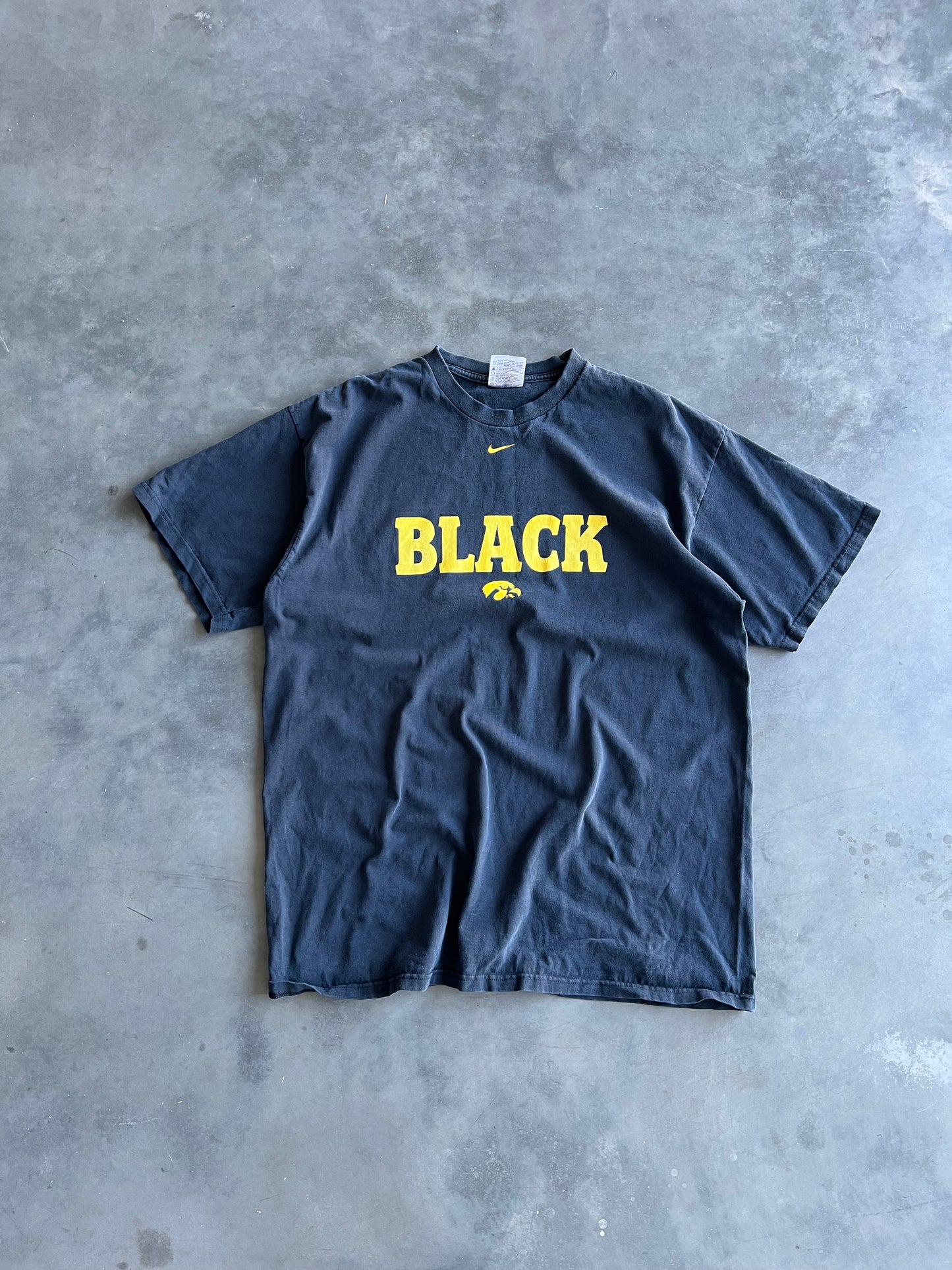 Vintage Black Iowa Hawkeyes Shirt - XL