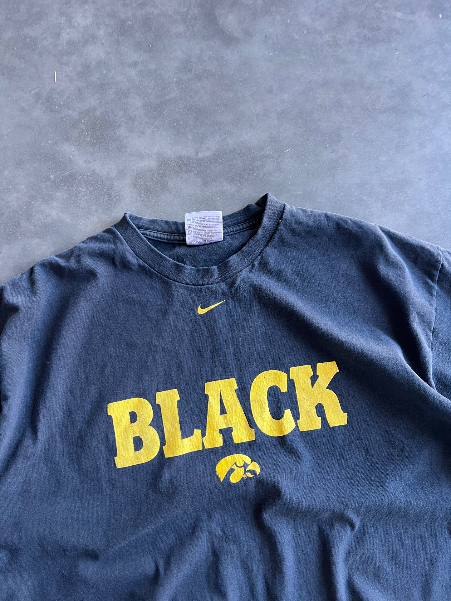 Vintage Black Iowa Hawkeyes Shirt - XL