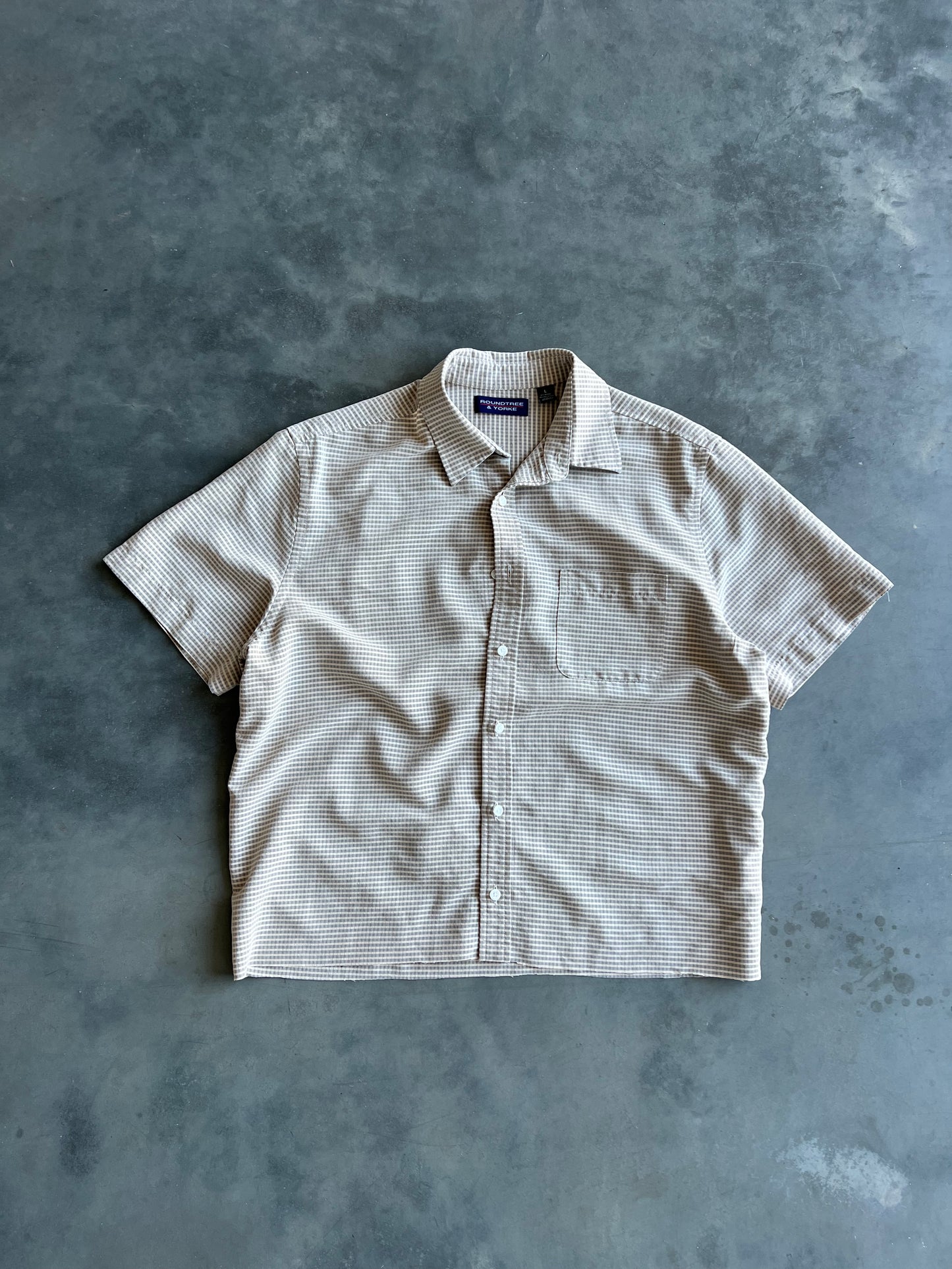 Vintage Roundtree Tan Button Up Shirt - L