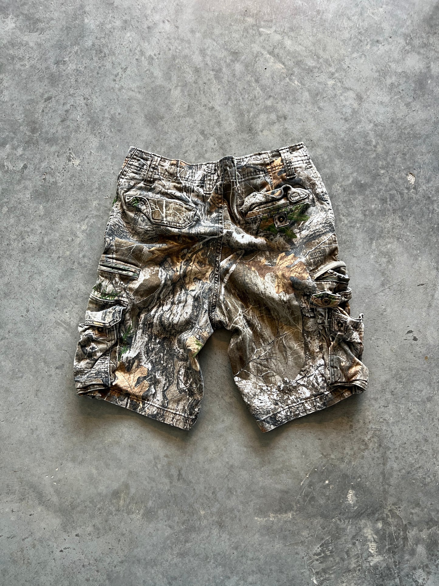 Vintage Real Tree Camo Shorts - 28