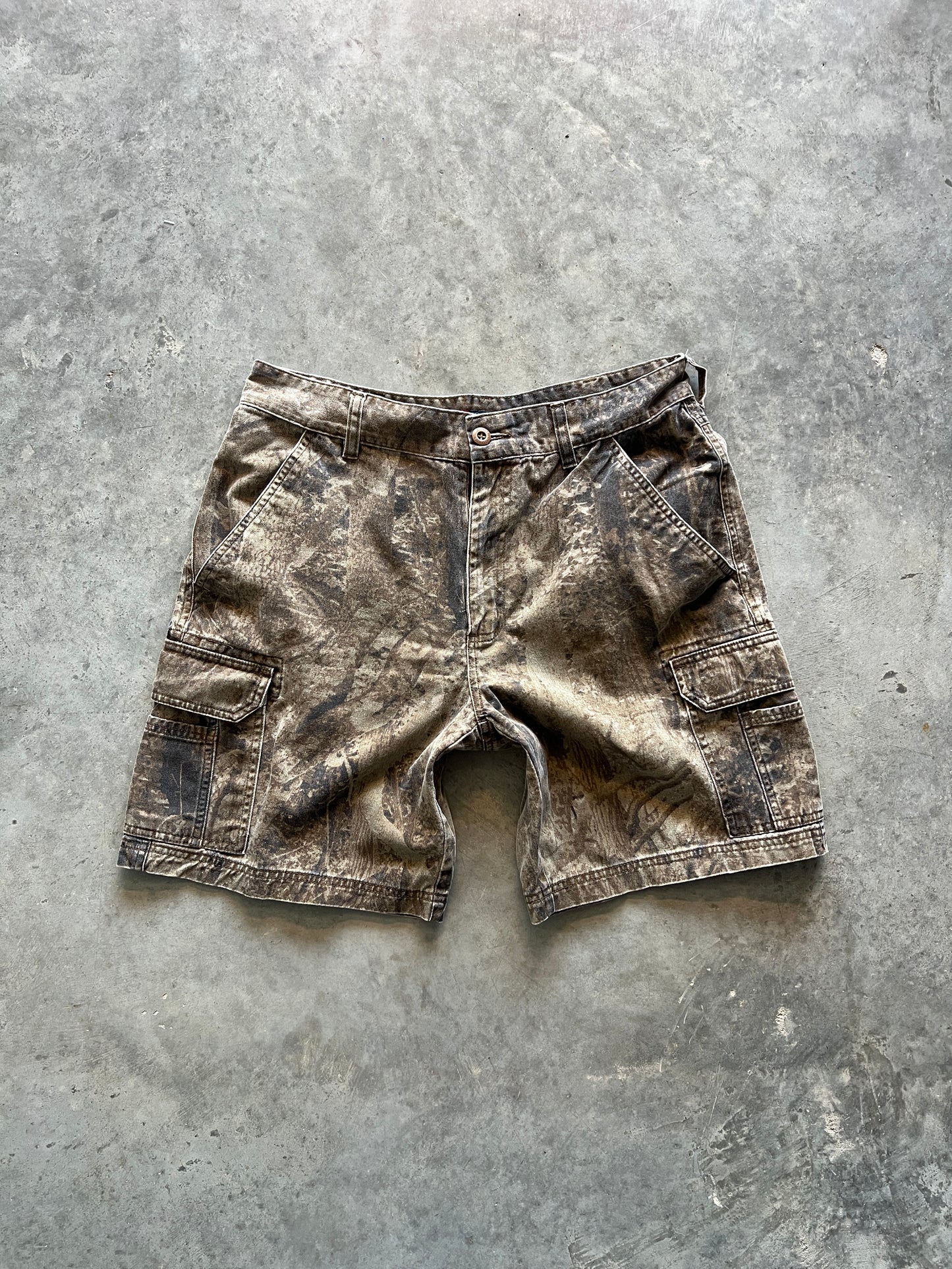 Vintage Faded Real Tree Camo Shorts - 32