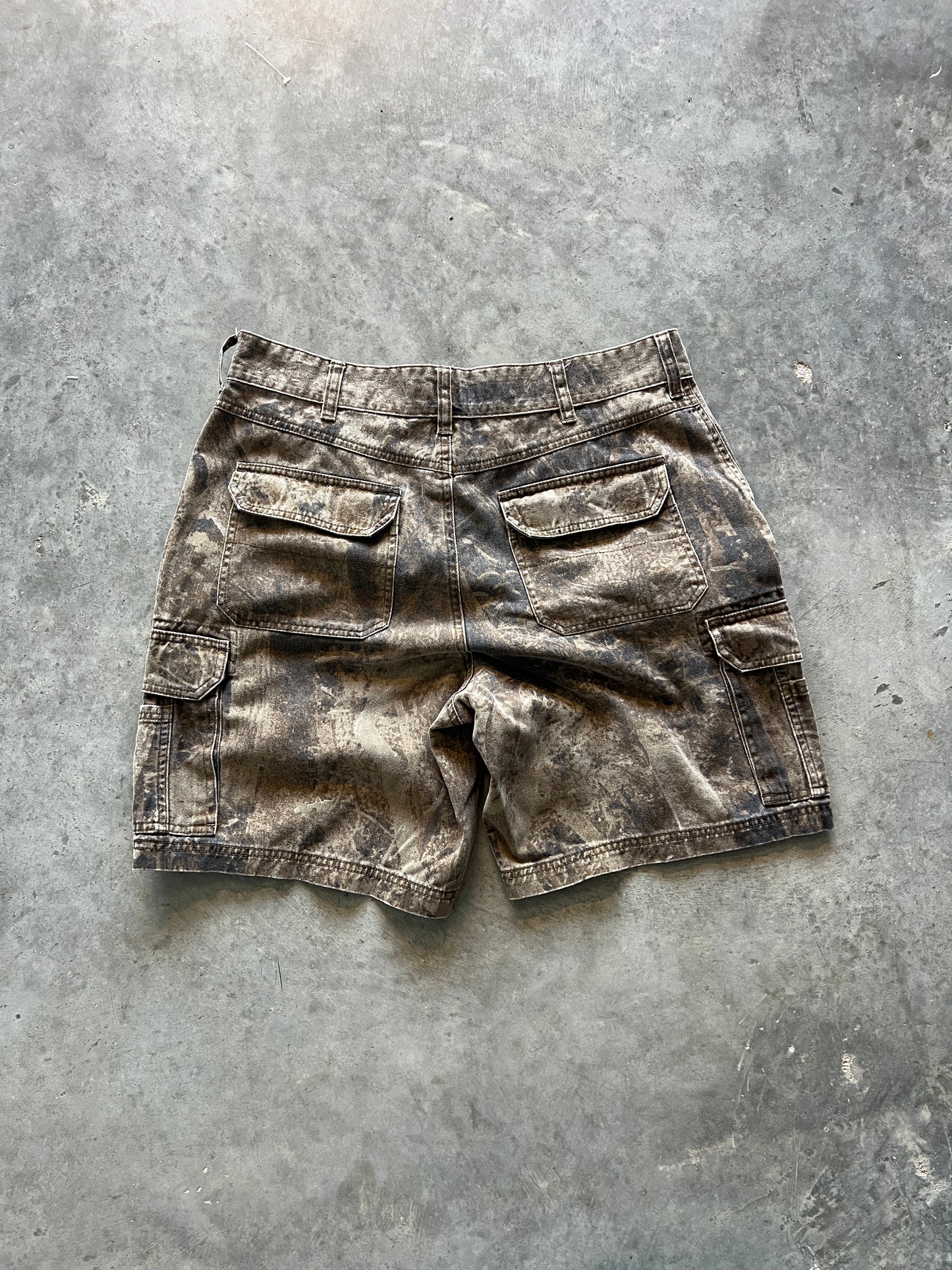 Vintage Faded Real Tree Camo Shorts - 32