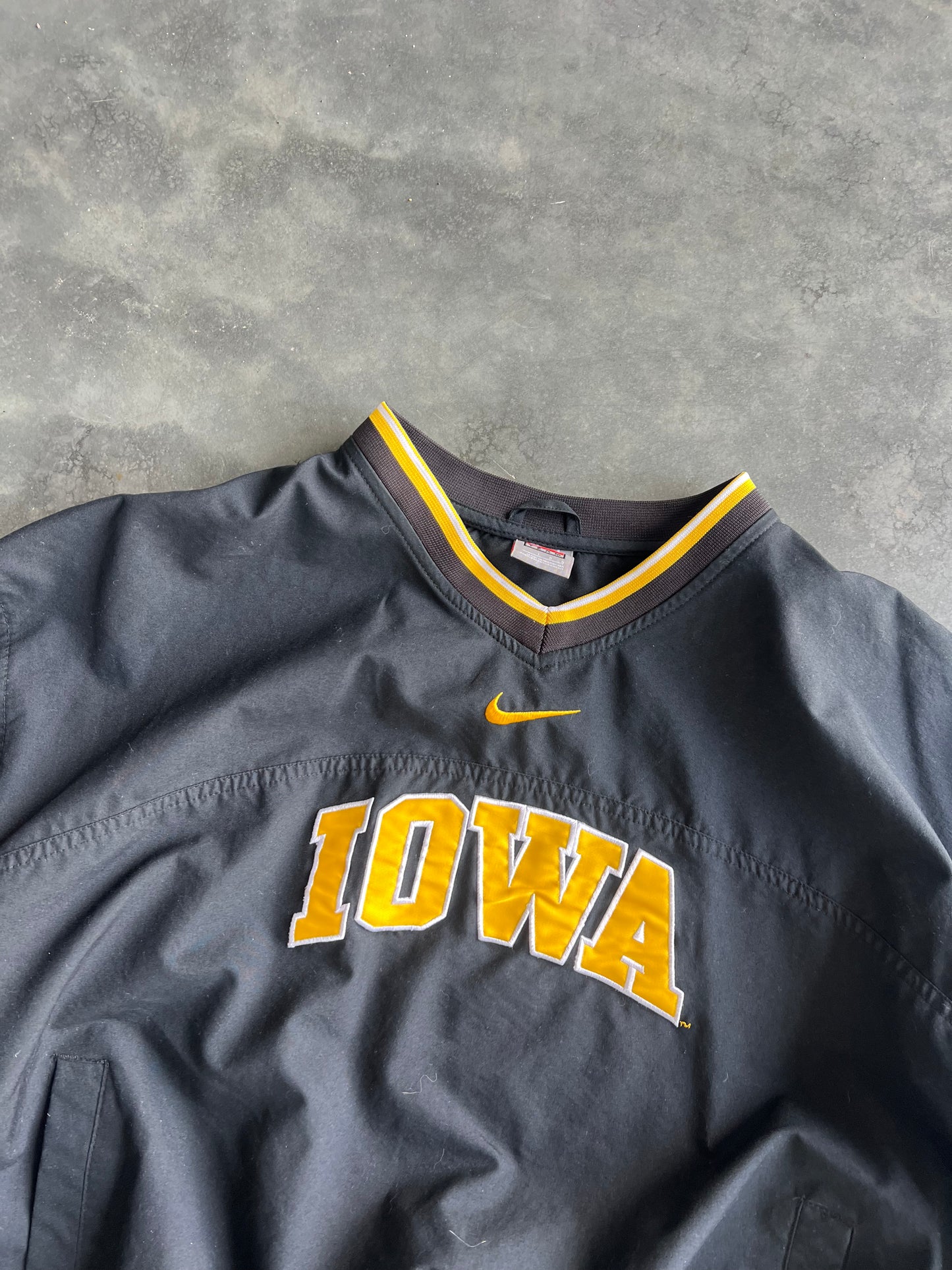 Vintage Black Iowa Windbreaker Jacket - L