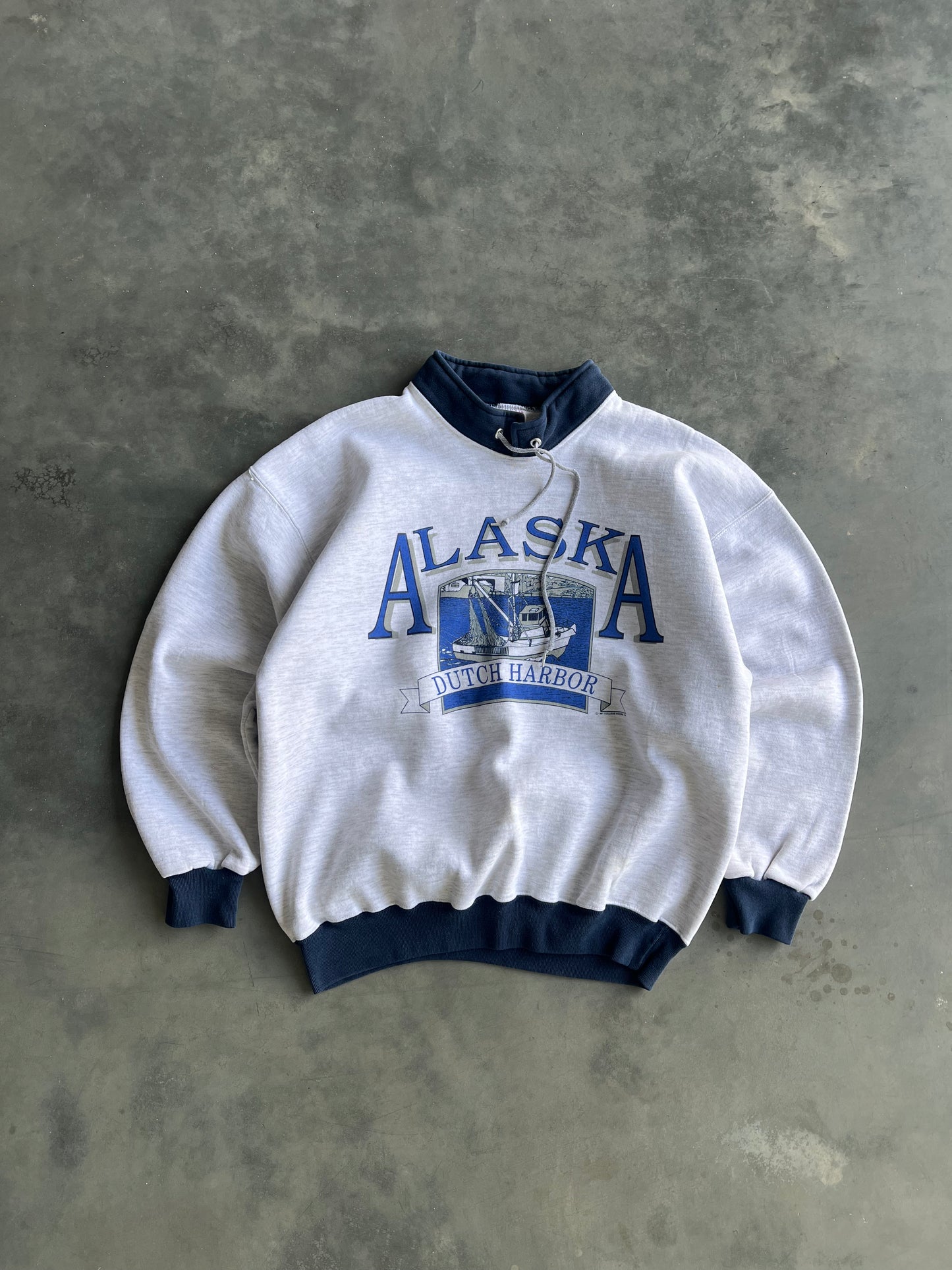 Vintage White Alaska Graphic Crew - XL