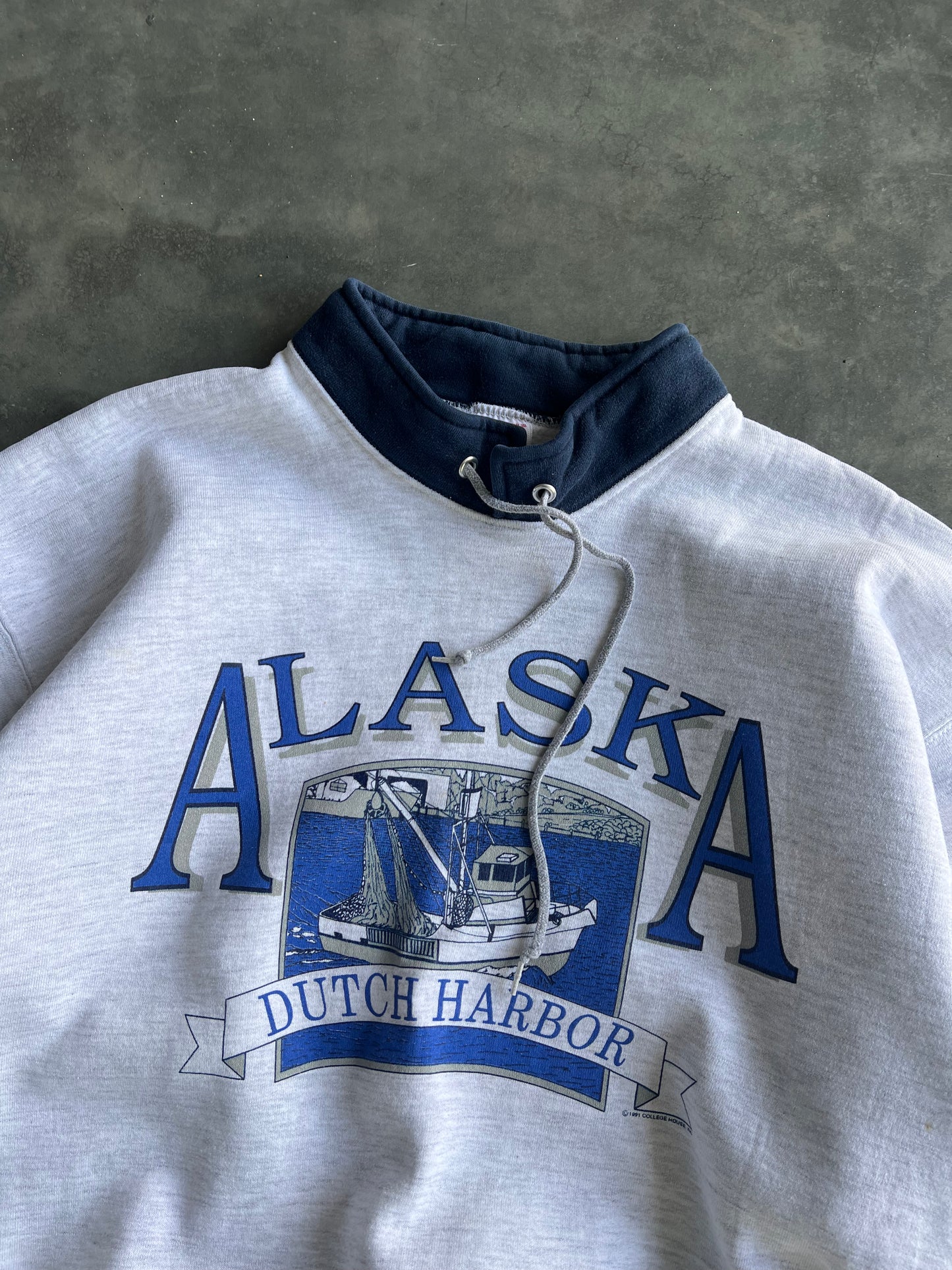 Vintage White Alaska Graphic Crew - XL