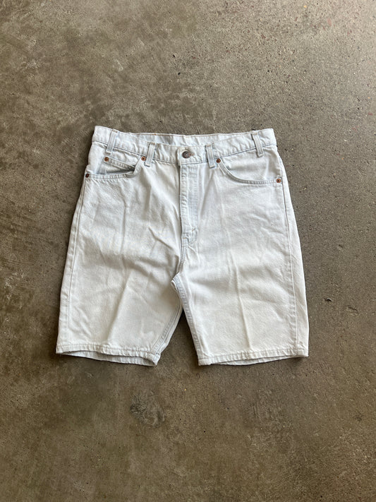 Vintage Light Wash Levi Shorts - 32