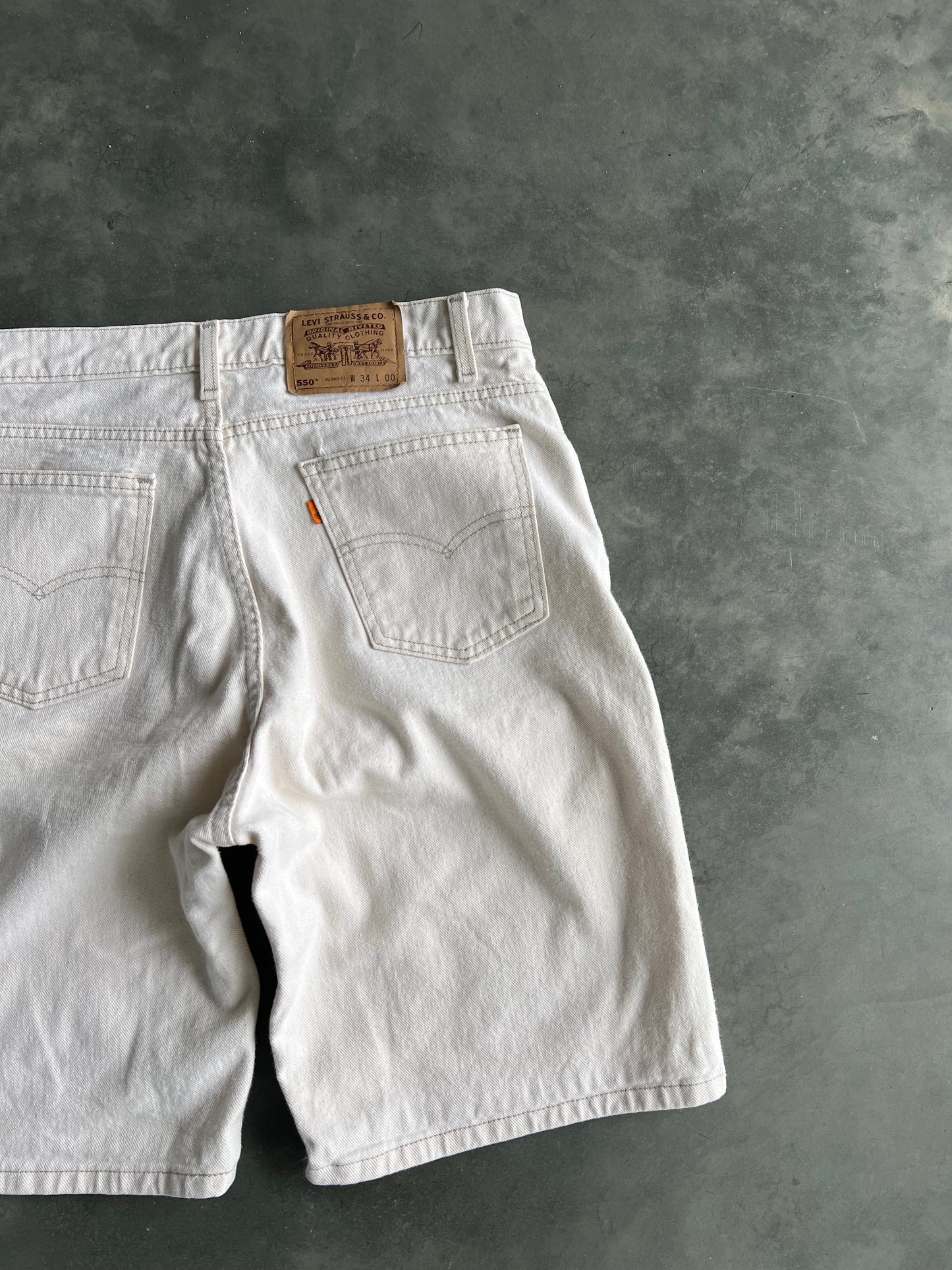Vintage White Levi Orange Tab Shorts - 34