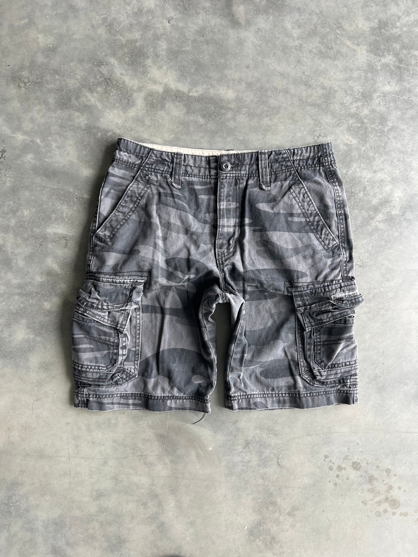 Vintage Black Union Bay Camo Shorts - 32