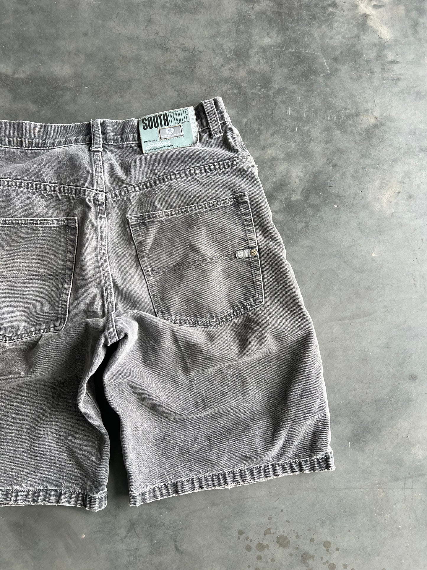 Vintage Faded Black South Pole Baggy Jorts - 34