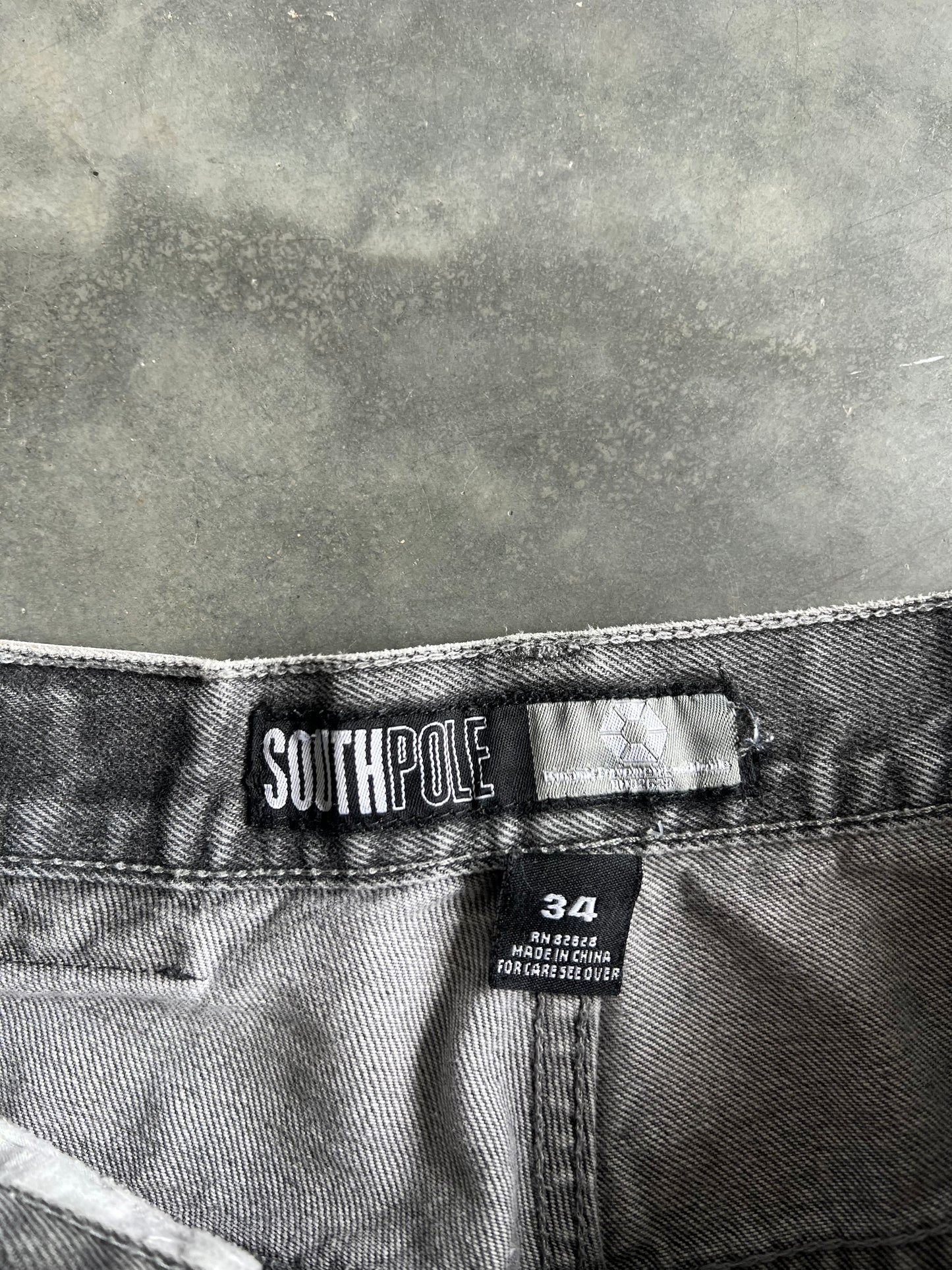 Vintage Faded Black South Pole Baggy Jorts - 34