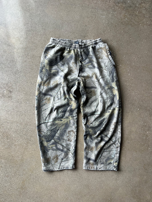 Vintage Baggy RealTree Camo Pants - M