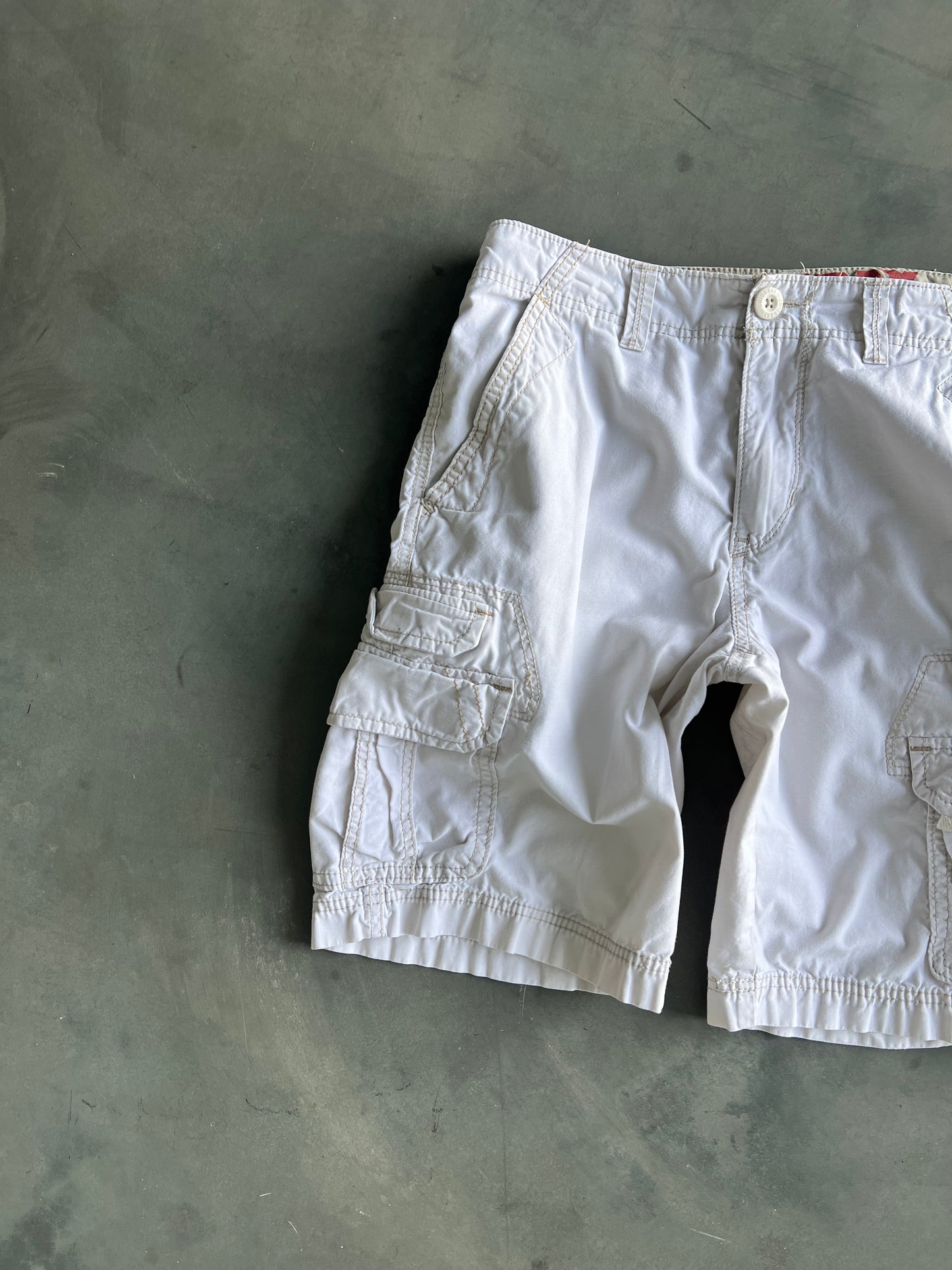 Vintage White Union Bay Baggy Shorts - 30