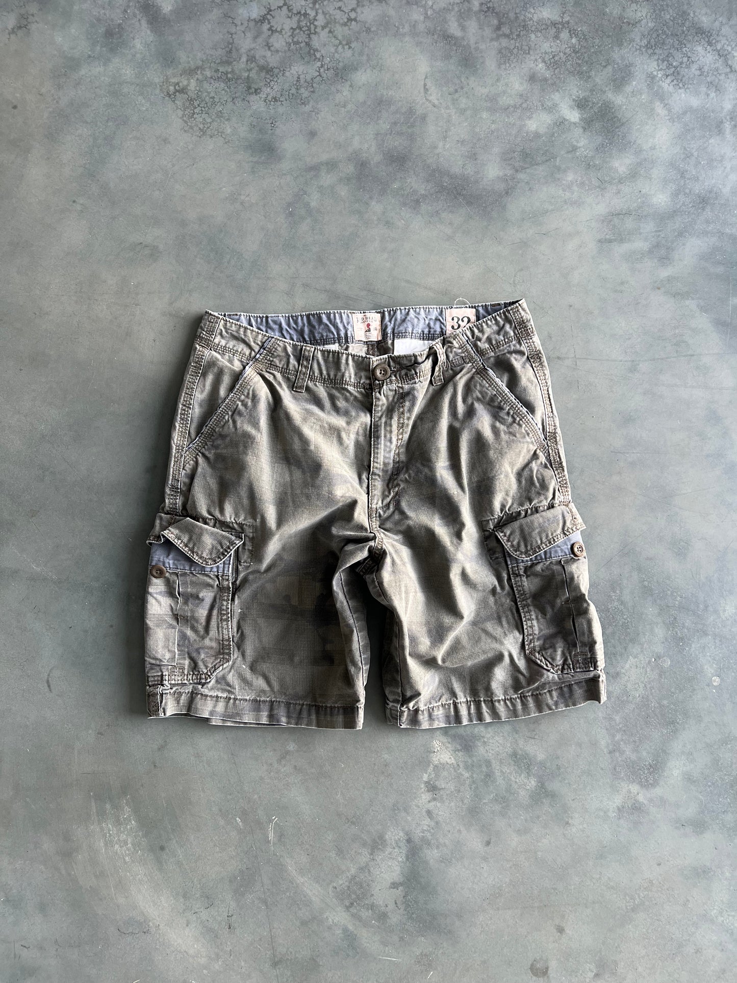 Vintage Dark Camo Baggy Shorts - 32