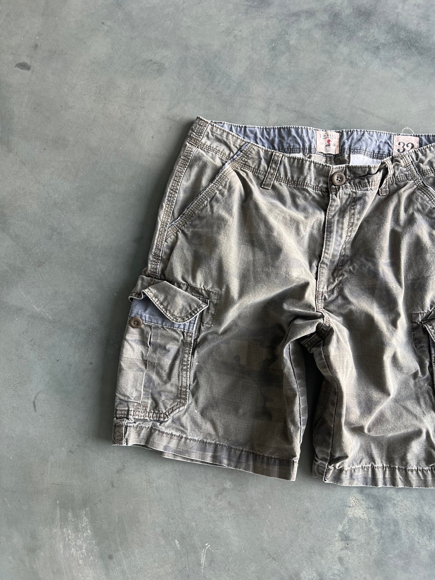 Vintage Dark Camo Baggy Shorts - 32