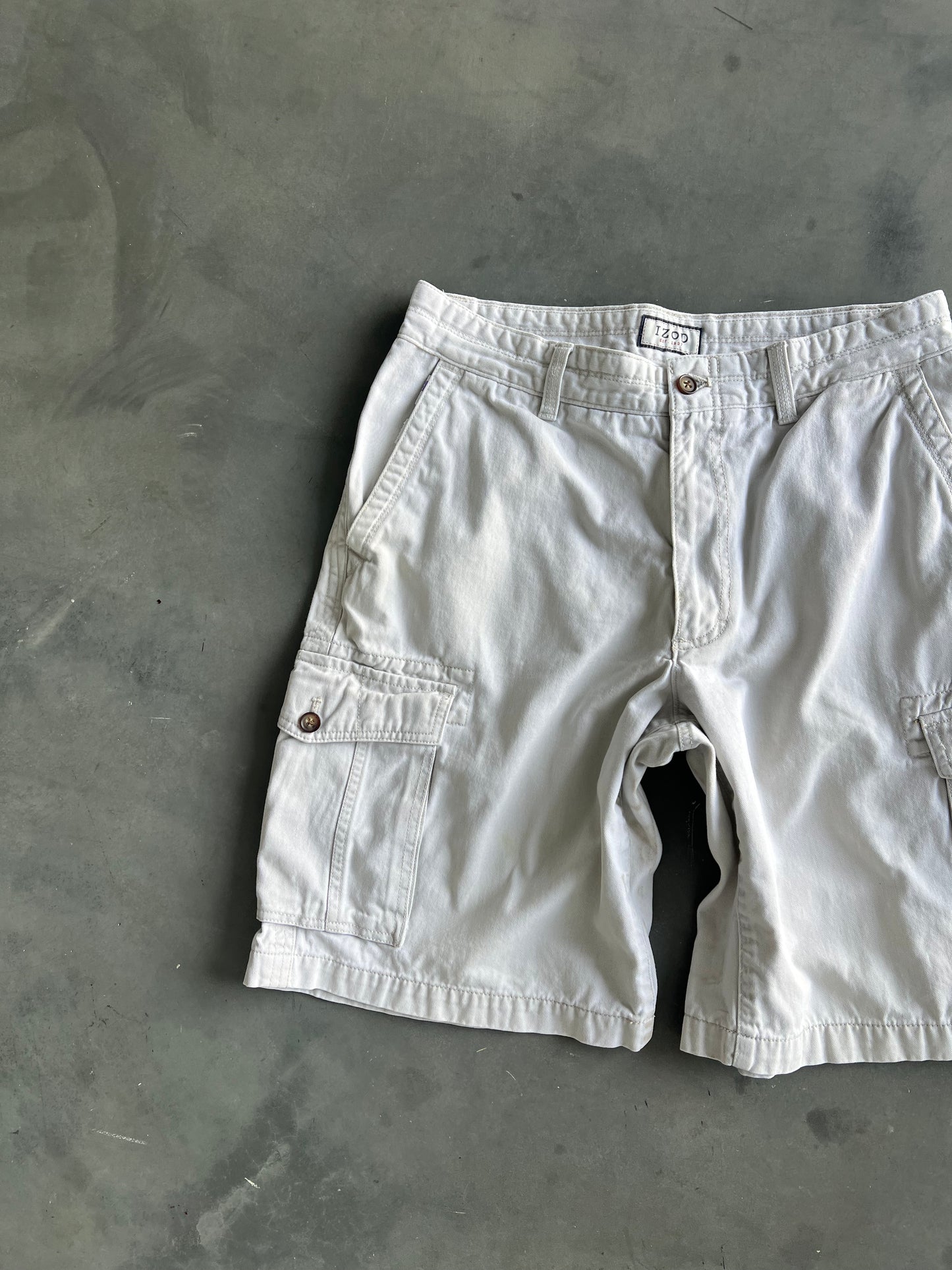 Vintage White IZOD Baggy Shorts - 32