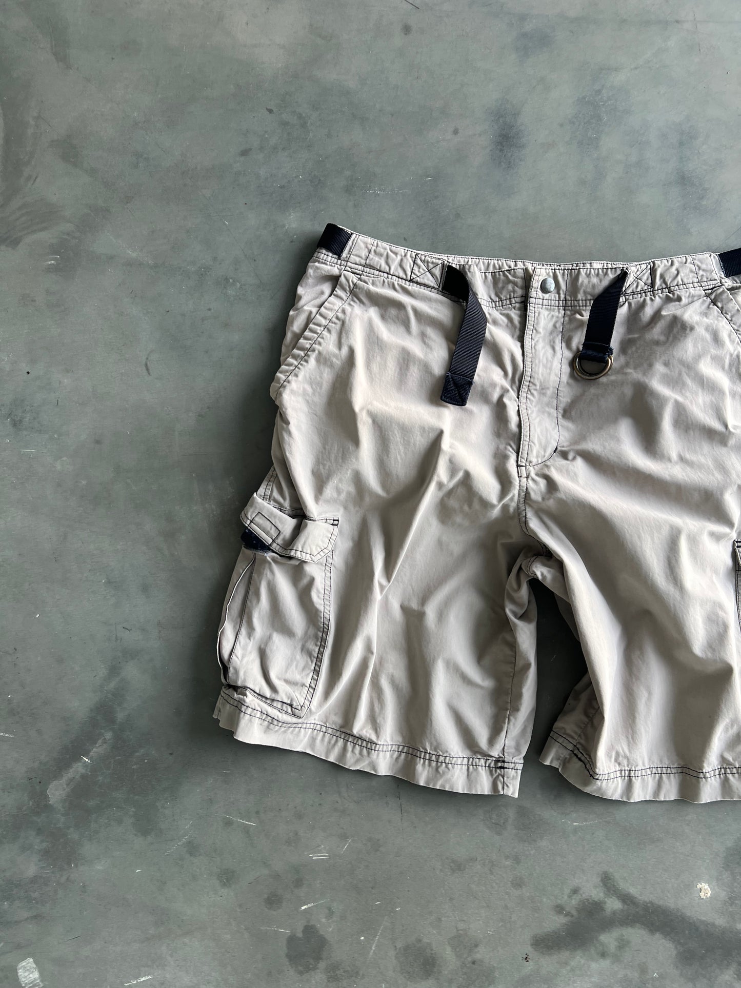 Vintage White Old Navy Baggy Shorts - 40