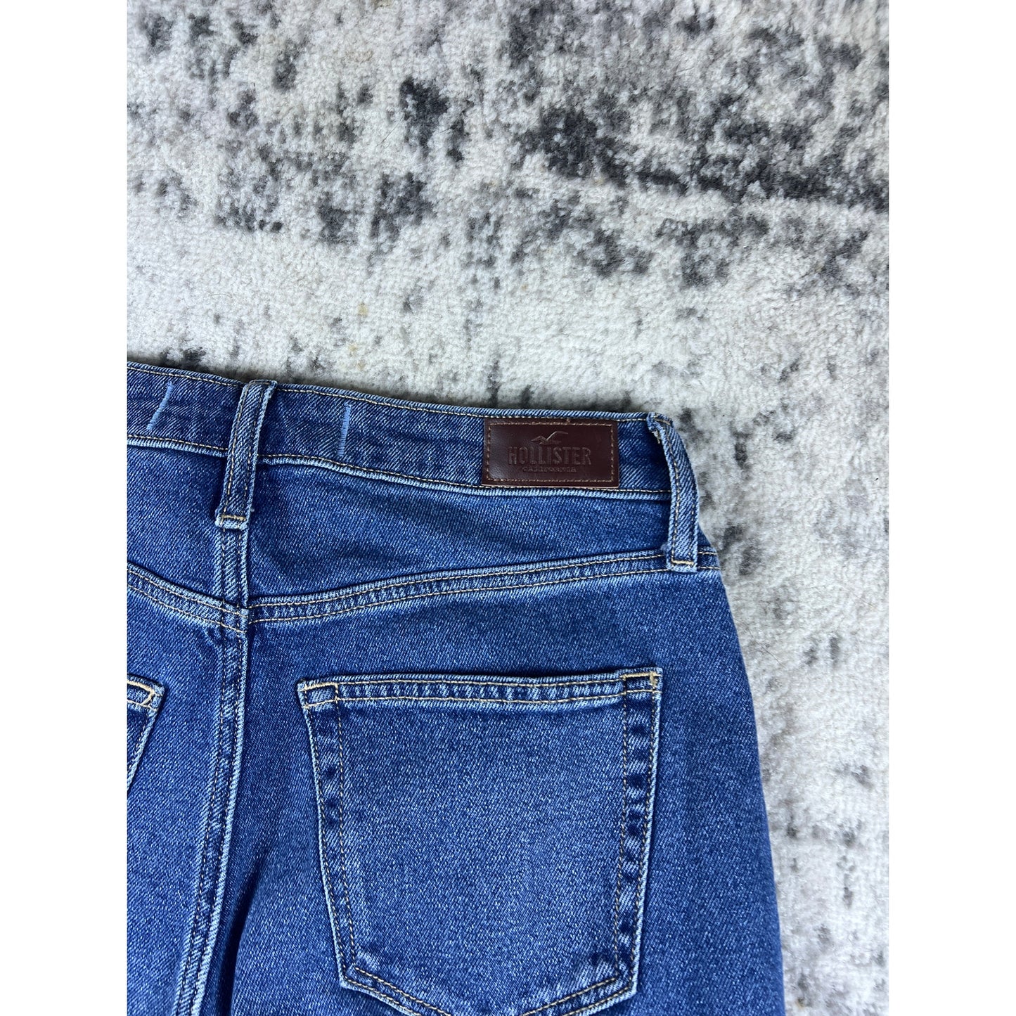 Hollister Curvy Ultra High Rise Jeans - 27x27