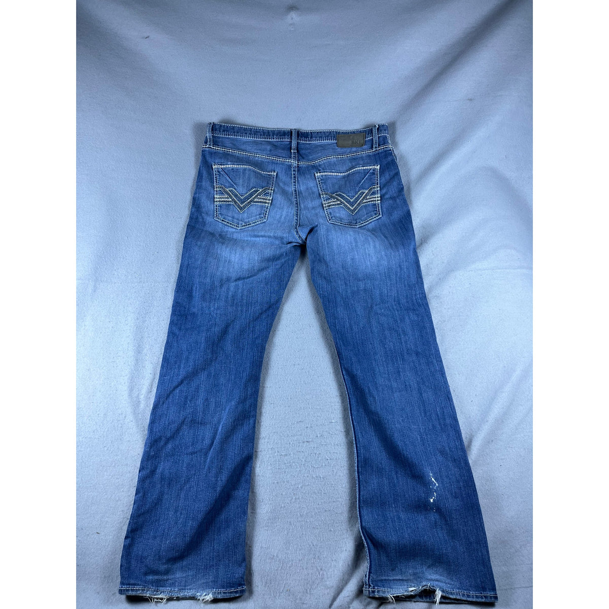 BKE Denim Derek Jeans Mens 36x30 Bootleg Blue Medium Wash Embroidered Pockets