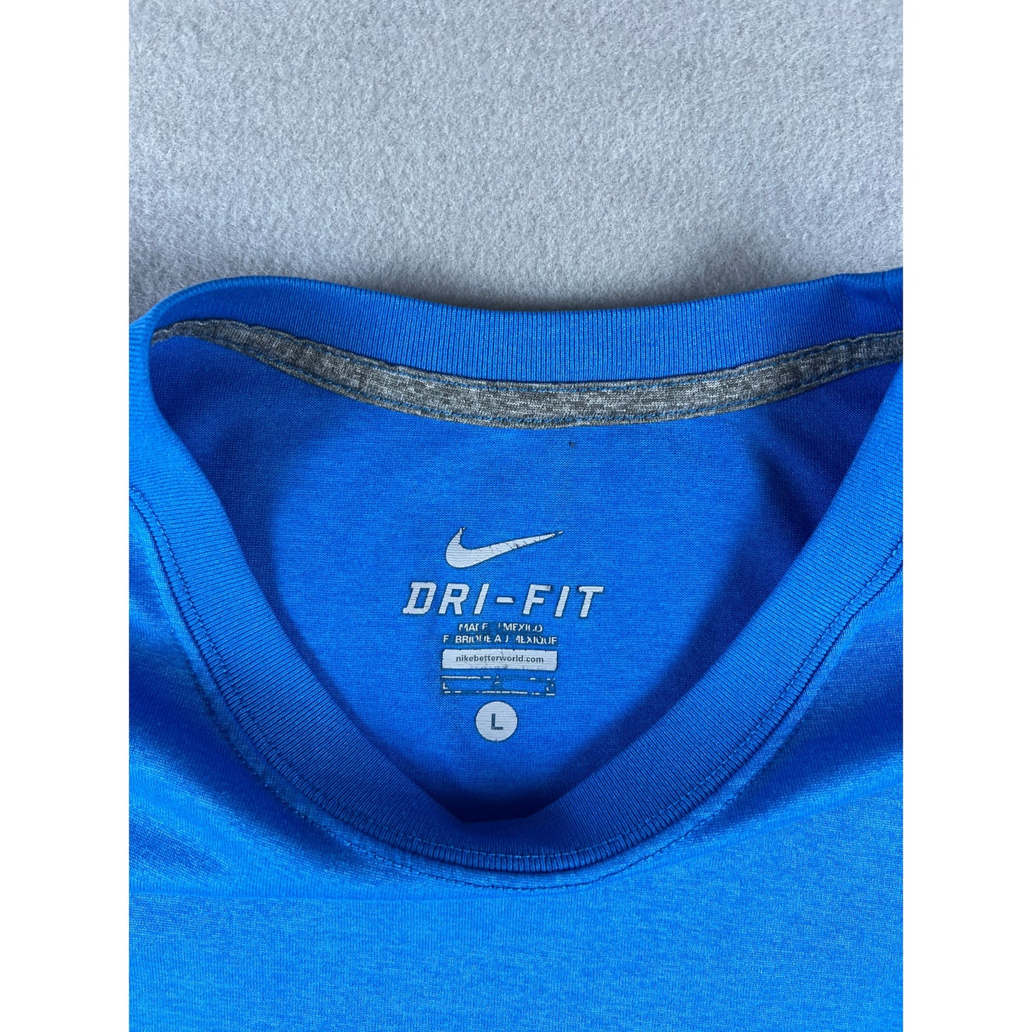Blue Nike Swoosh T-shirt - L