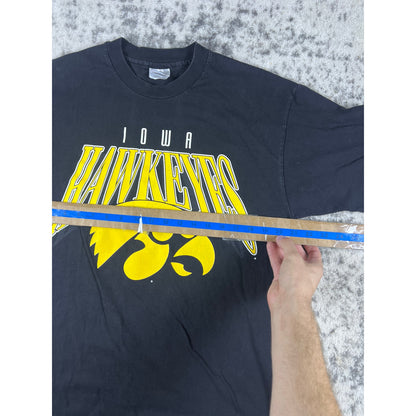 Vintage Iowa Hawkeyes Graphic Tee - L