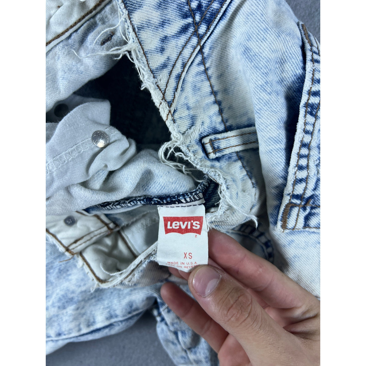 Vintage Levi's Acid Wash Denim Shorts Womens - XS