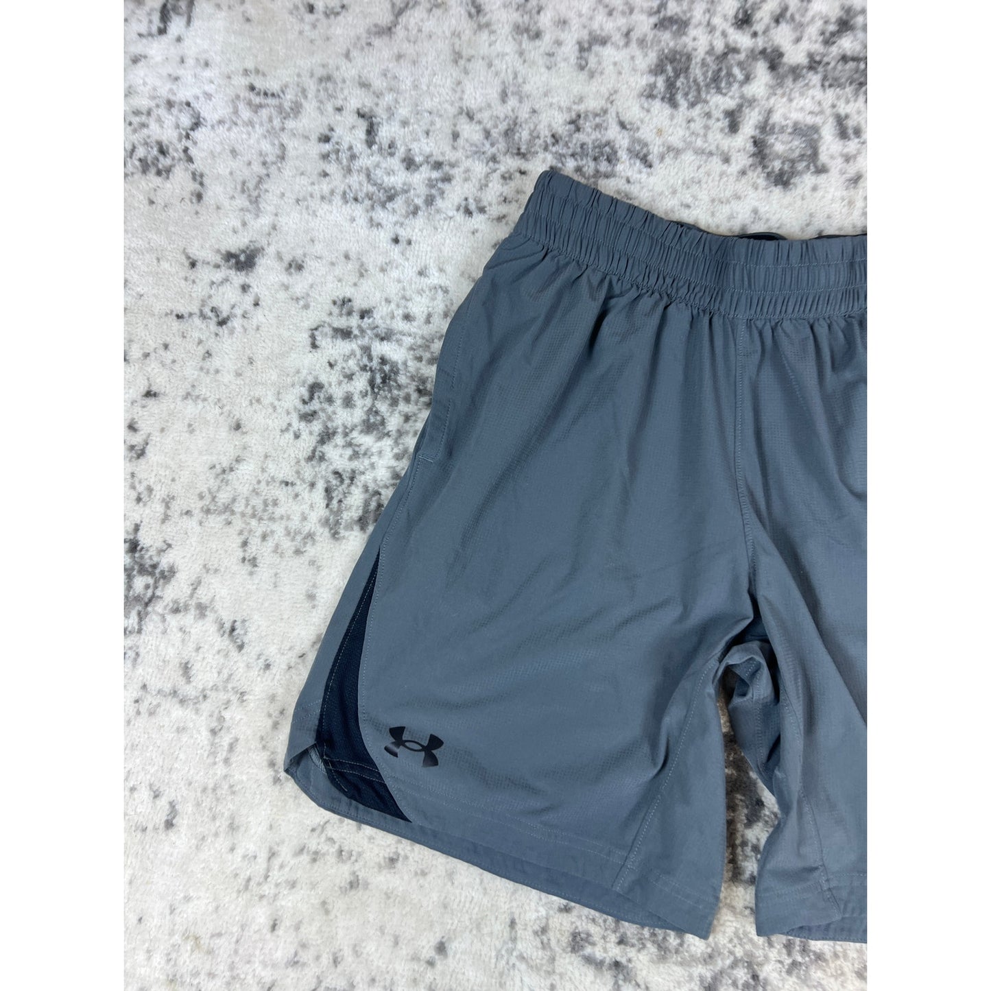 Under Armour Mens Med Gray Athletic Shorts - M