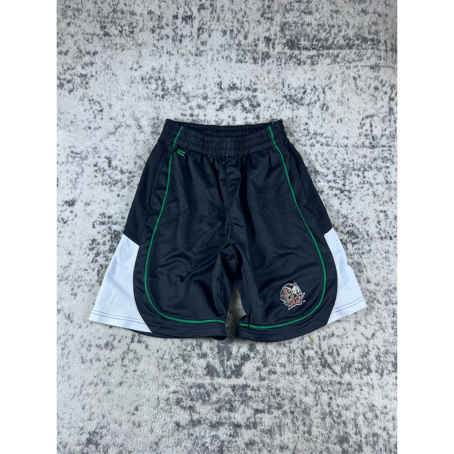 Vintage UND Fighting Sioux Basketball Shorts - M