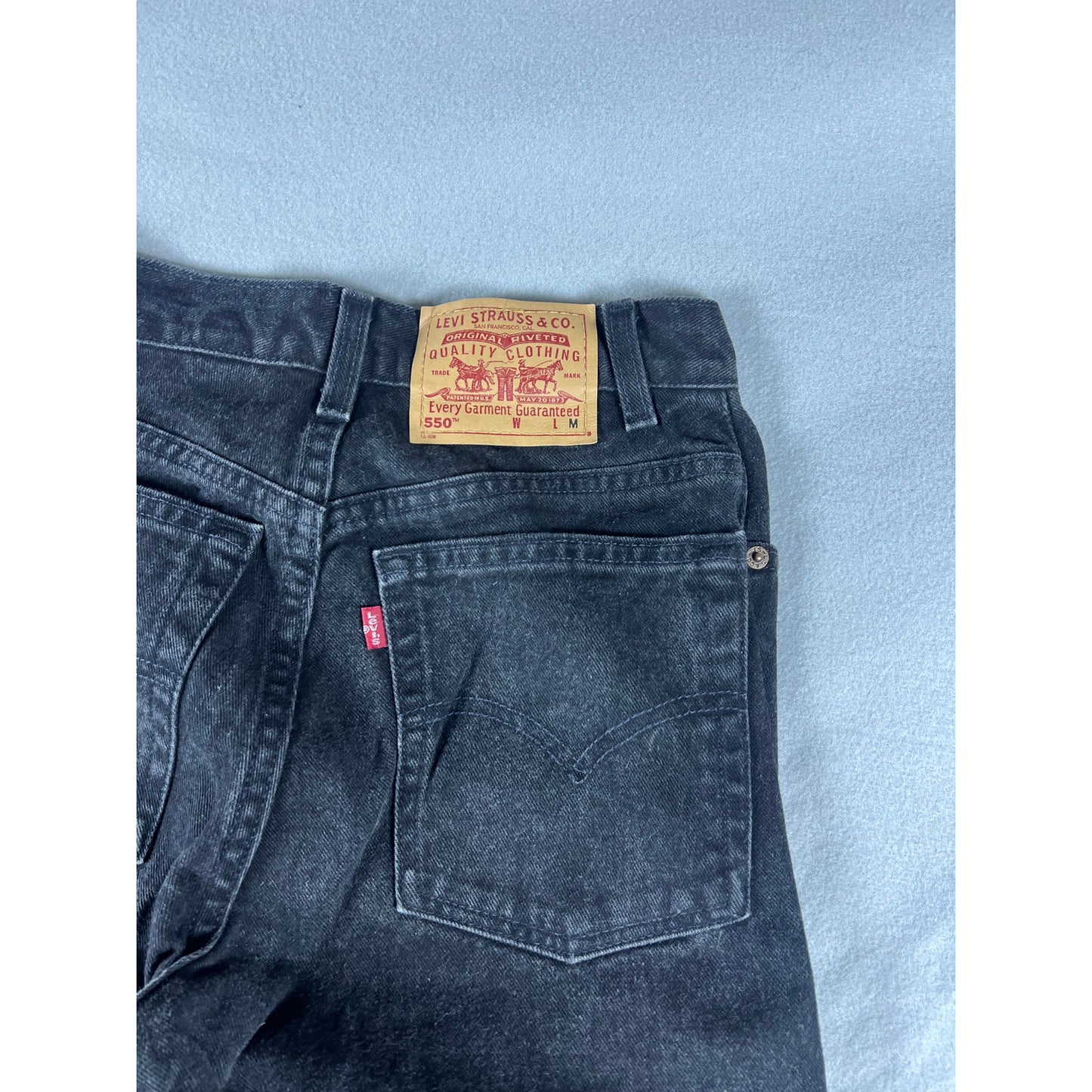 Vintage Levi's 550 Relaxed Fit Tapered Leg Jeans - 8