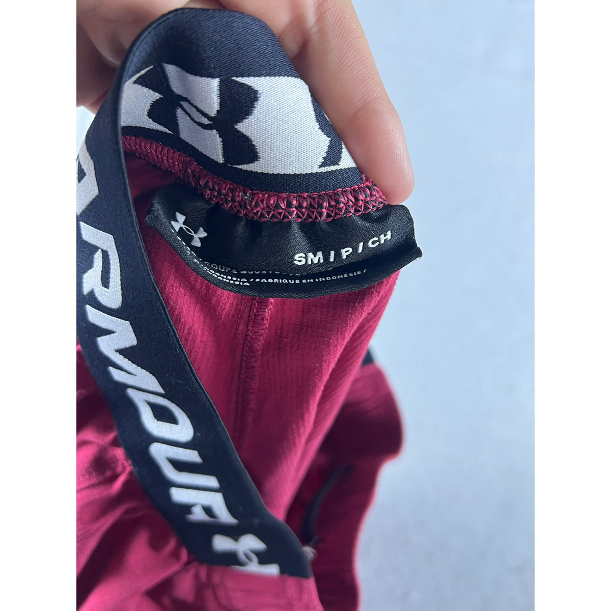 Under Armour Fitted Athletic Shorts - S