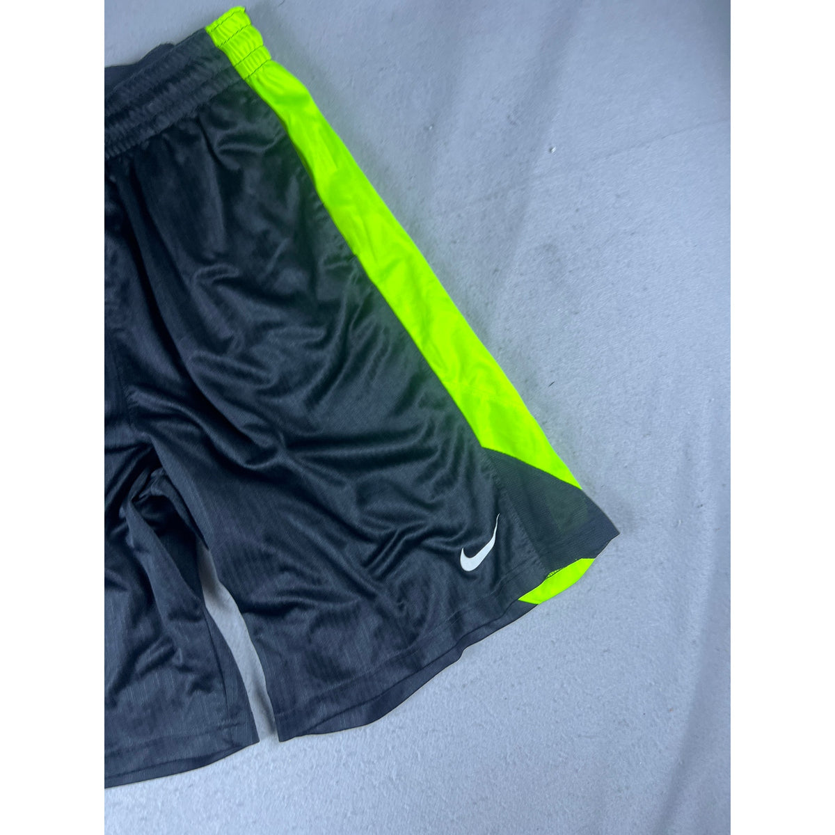 Nike Basketball Shorts - XL