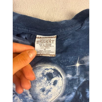 Desert Wash Wolf Howling at the Moon T-Shirt - XL