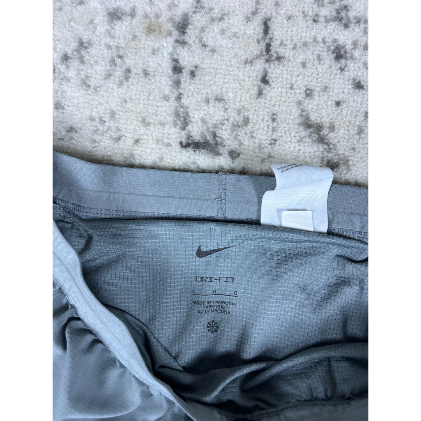 Nike Dri-FIT Mens Gray Shorts - L