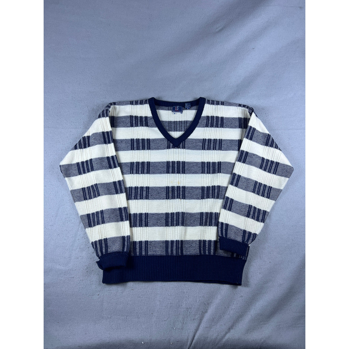 Vintage PGA Tour Sweater Mens L Navy Blue White V Neck Striped Golf Sports