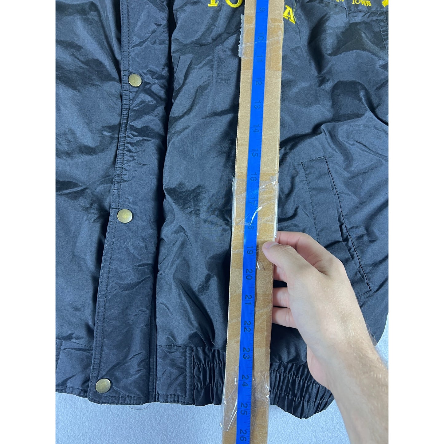 Mens Vintage 90's Iowa Hawkeyes Puffer Coat - L