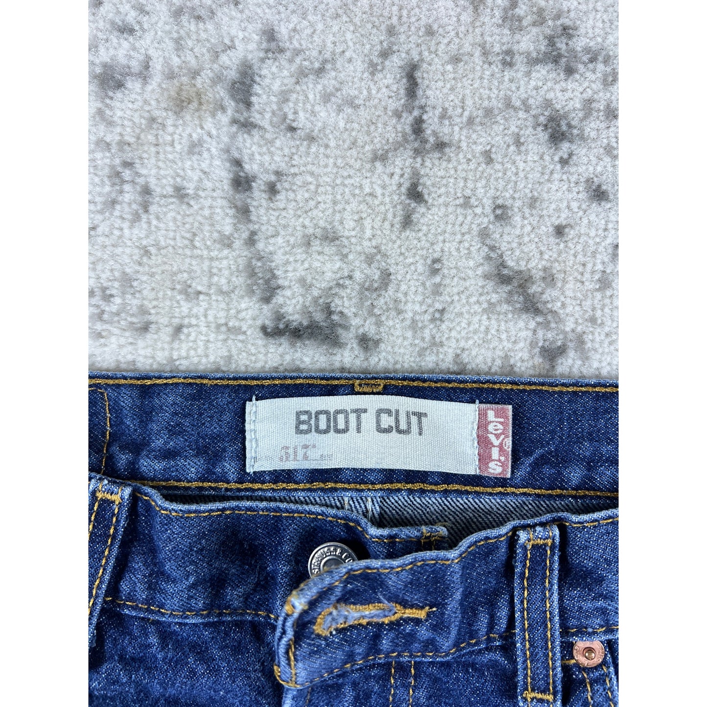 Vintage Levi's 517 Bootcut Jeans - 32