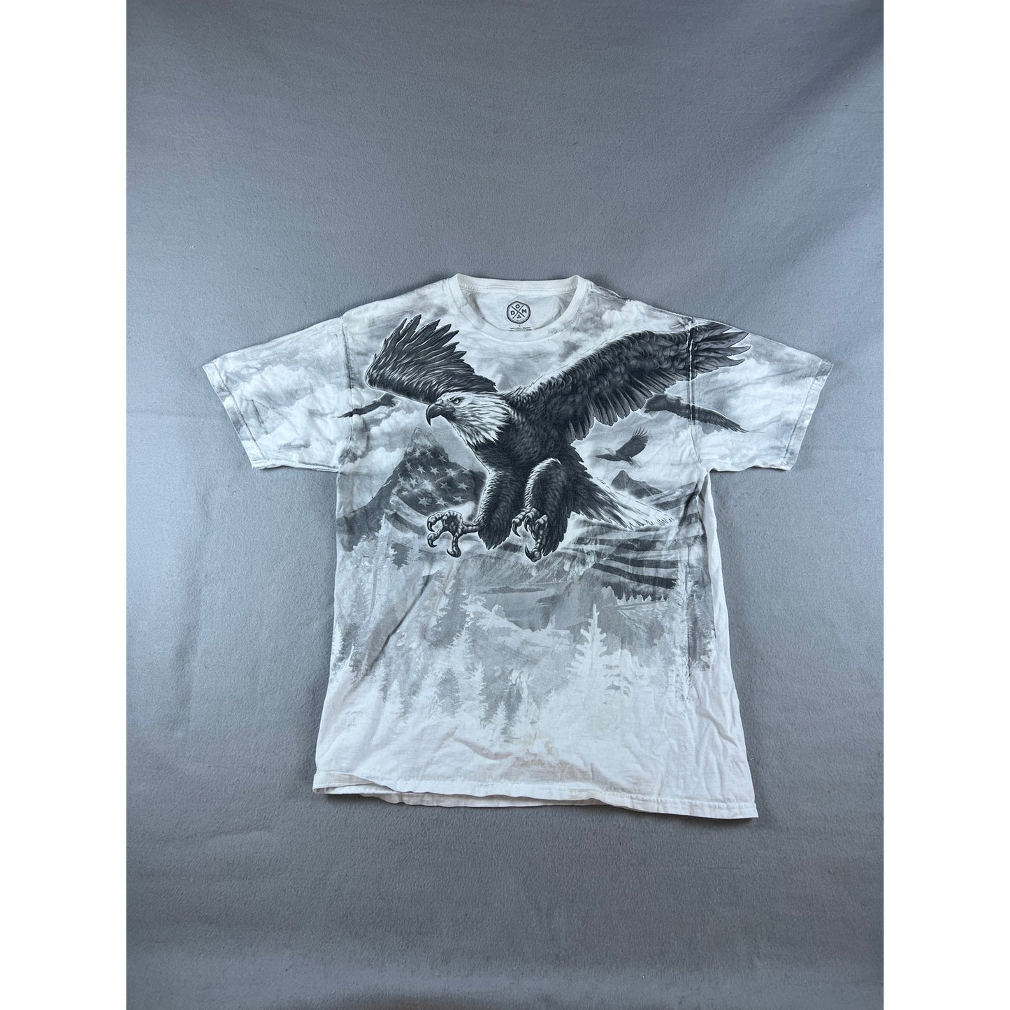 DOM Eagle American Flag T-Shirt - L