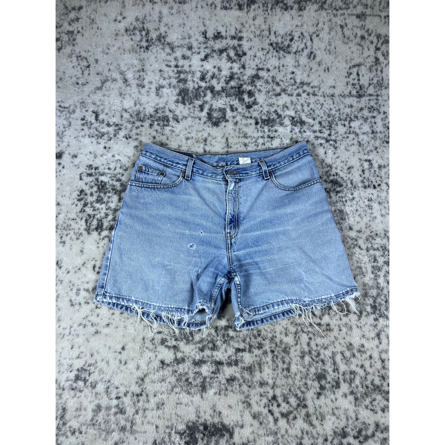 VTG Levi Light Wash Denim Jorts - 34