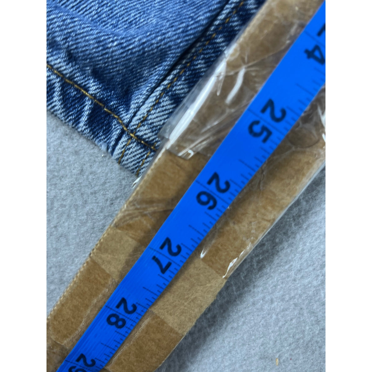 Vintage Levi's 550 Relaxed Fit Straight Denim Jeans - 36x30