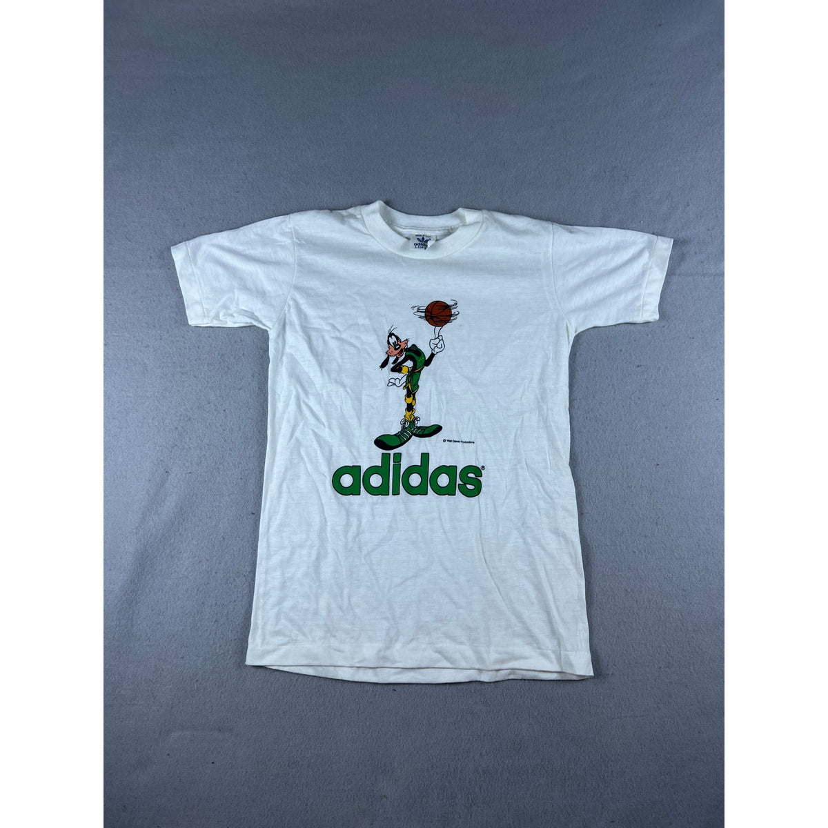 Vintage Adidas Goofy Disney Basketball T-Shirt Youth - L 16-18
