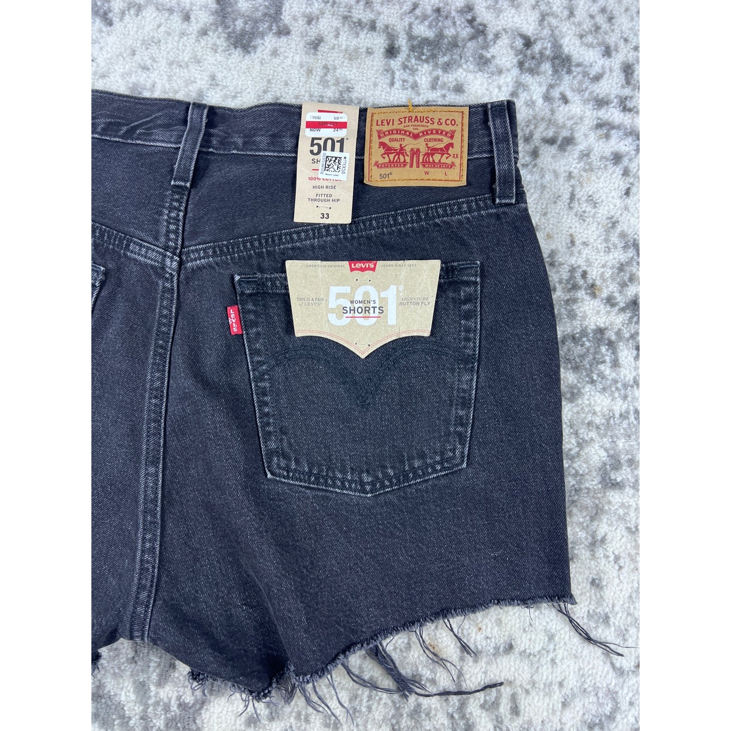 NWT Levi's 501 Women Cut-off's - 33