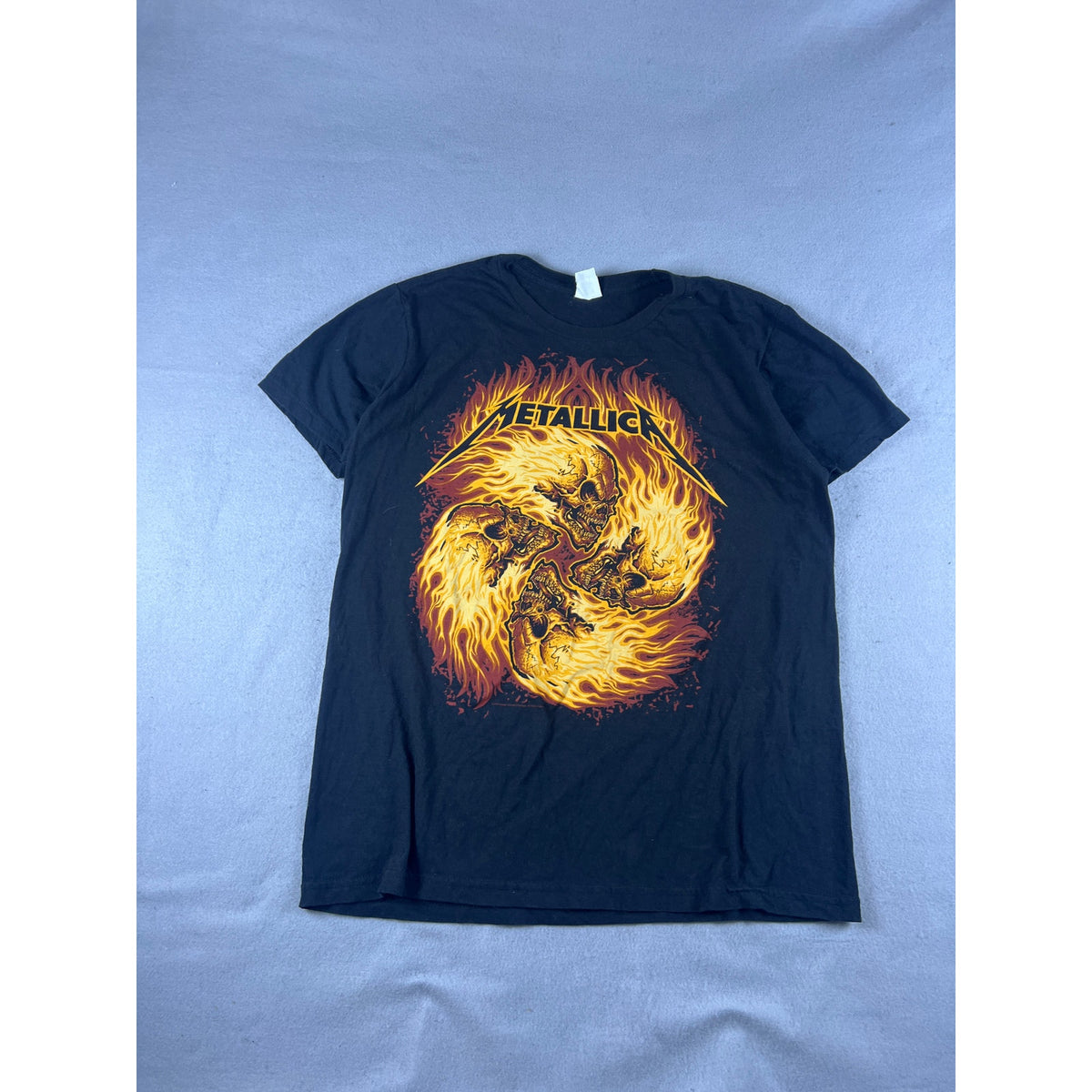 Metallica Flaming Skulls Graphic T-Shirt - L