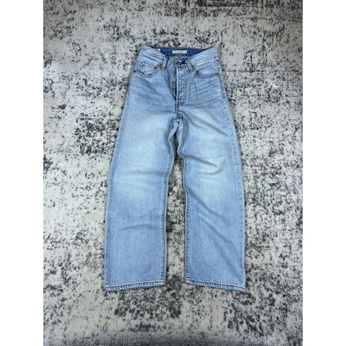 Vintage Levi's Women's Wide Leg Jeans - 28