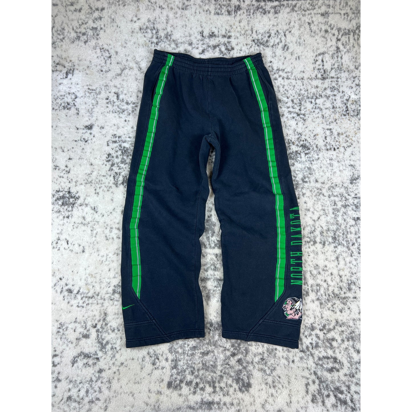 Vintage Nike North Dakota Fighting Sioux Sweatpants - M